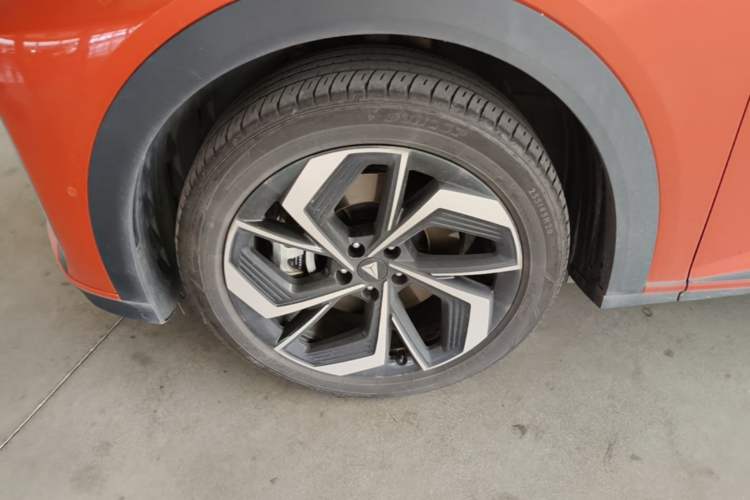 Used Deepal S07 2024 215Max Qiankun Intelligent Driving ADS SE Range-Extended Version Left Front Wheel Hub