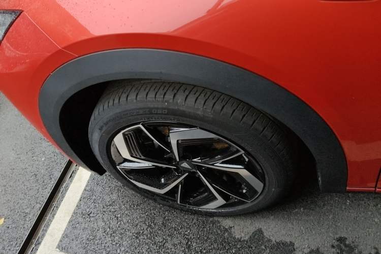 Used Deepal S07 2024 215Max Qiankun Intelligent Driving ADS SE Range-Extended Version Left Front Wheel Hub