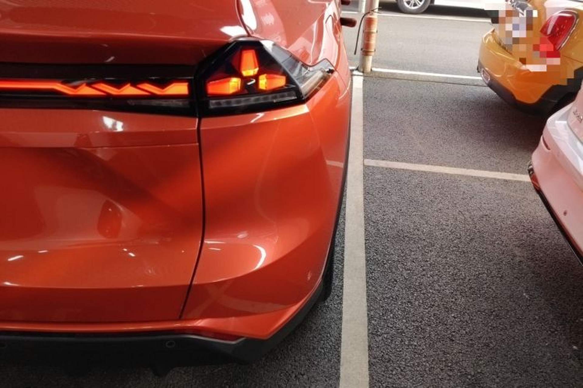 Used Deepal S07 2024 215Max Qiankun Intelligent Driving ADS SE Range-Extended Version Right Rear Taillight