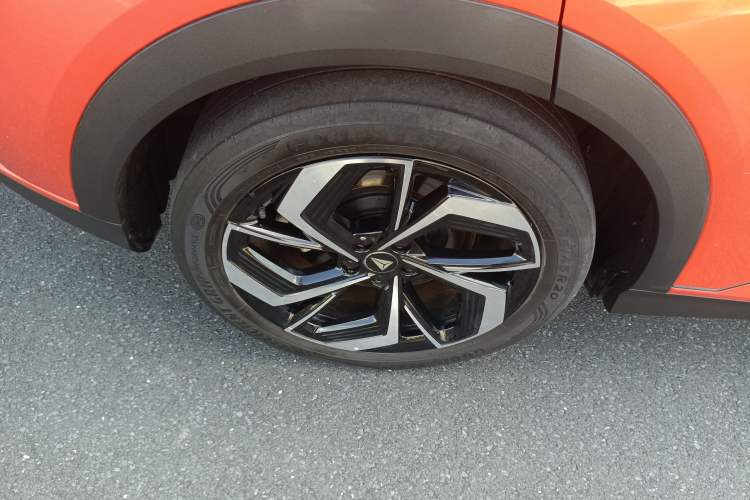 Used Deepal S07 2024 215Max Qiankun Intelligent Driving ADS SE Range-Extended Version Right Rear Wheel Hub