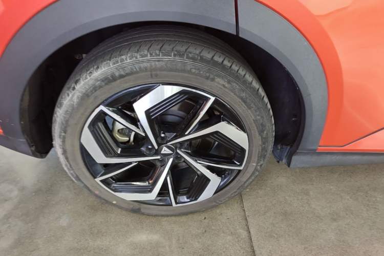Used Deepal S07 2024 215Max Qiankun Intelligent Driving ADS SE Range-Extended Version Right Rear Wheel Hub