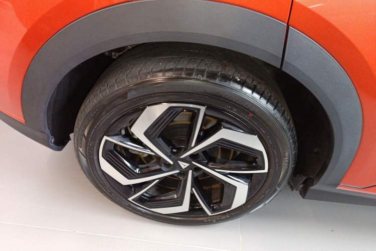 Used Deepal S07 2024 215Max Qiankun Intelligent Driving ADS SE Range-Extended Version Right Rear Wheel Hub