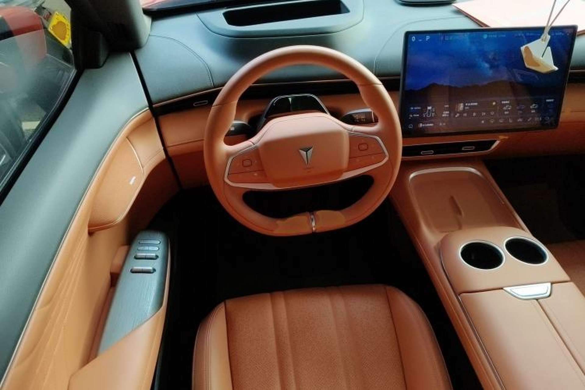 Used Deepal S07 2024 215Max Qiankun Intelligent Driving ADS SE Range-Extended Version Steering Wheel