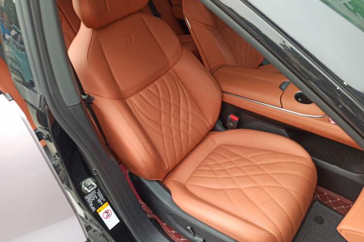 Used Deepal S07 2024 200Max 2nd Anniversary Black Gold Knight Edition Right Front Seat