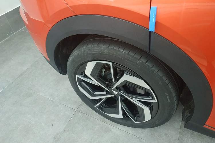 Used Deepal S07 2024 215Max Qiankun Intelligent Driving ADS SE Range-Extended Version Exterior 8