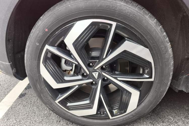 Used Deepal S07 2024 215Max Qiankun Intelligent Driving ADS SE Range-Extended Version Exterior 8