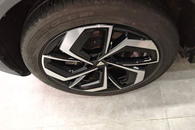 Used Deepal S07 2024 215Max Qiankun Intelligent Driving ADS SE Range-Extended Version Exterior 8