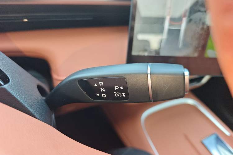 Used Deepal S07 2024 215Max Qiankun Intelligent Driving ADS SE Range-Extended Version Gear Lever