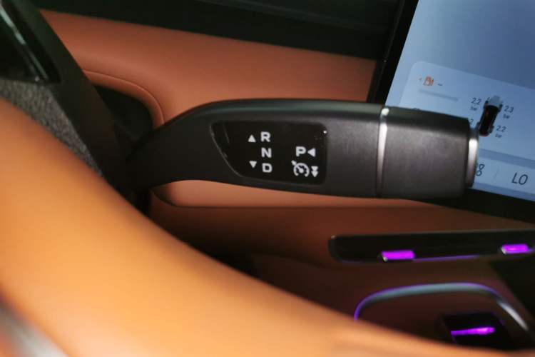 Used Deepal S07 2024 215Max Qiankun Intelligent Driving ADS SE Range-Extended Version Gear Lever