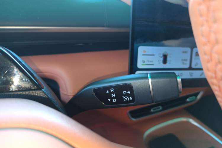Used Deepal S07 2024 215Max Qiankun Intelligent Driving ADS SE Range-Extended Version Gear Lever