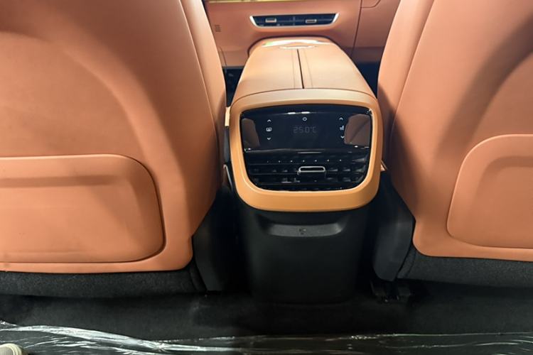 Used Deepal S07 2024 215Max Qiankun Intelligent Driving ADS SE Range-Extended Version Interior 10