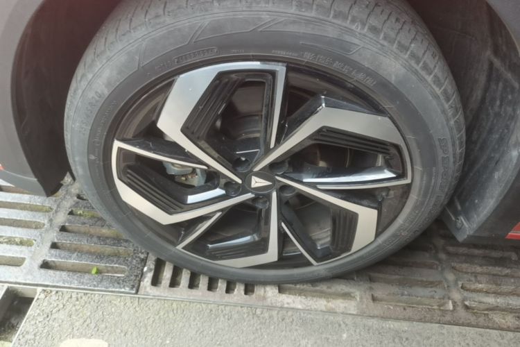 Used Deepal S07 2024 215Max Qiankun Intelligent Driving ADS SE Range-Extended Version Left Front Wheel Hub