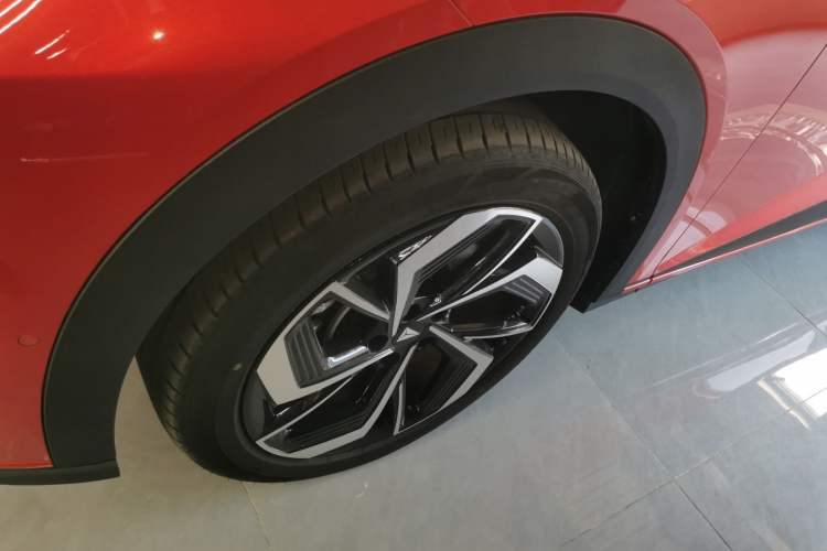 Used Deepal S07 2024 215Max Qiankun Intelligent Driving ADS SE Range-Extended Version Left Front Wheel Hub