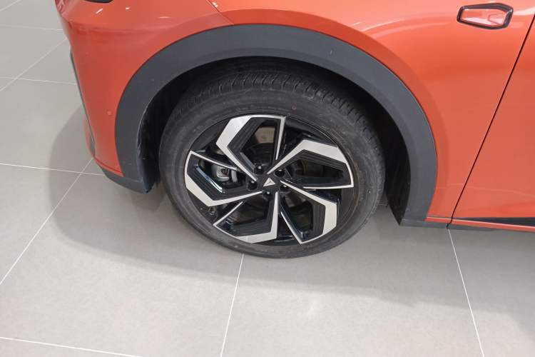 Used Deepal S07 2024 215Max Qiankun Intelligent Driving ADS SE Range-Extended Version Left Front Wheel Hub