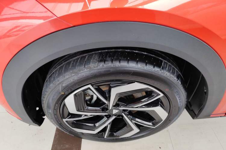 Used Deepal S07 2024 215Max Qiankun Intelligent Driving ADS SE Range-Extended Version Left Front Wheel Hub