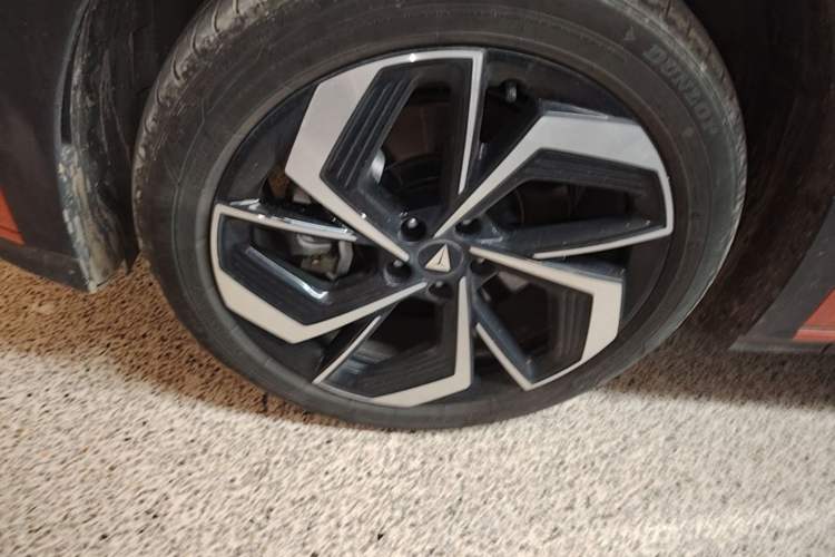 Used Deepal S07 2024 215Max Qiankun Intelligent Driving ADS SE Range-Extended Version Left Front Wheel Hub