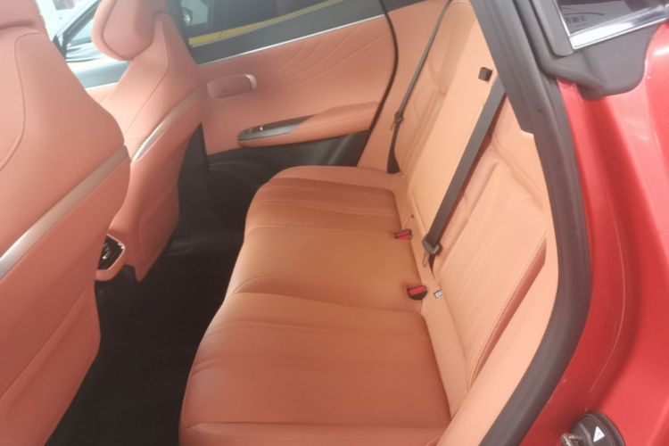 Used Deepal S07 2024 215Max Qiankun Intelligent Driving ADS SE Range-Extended Version Left Rear Seat