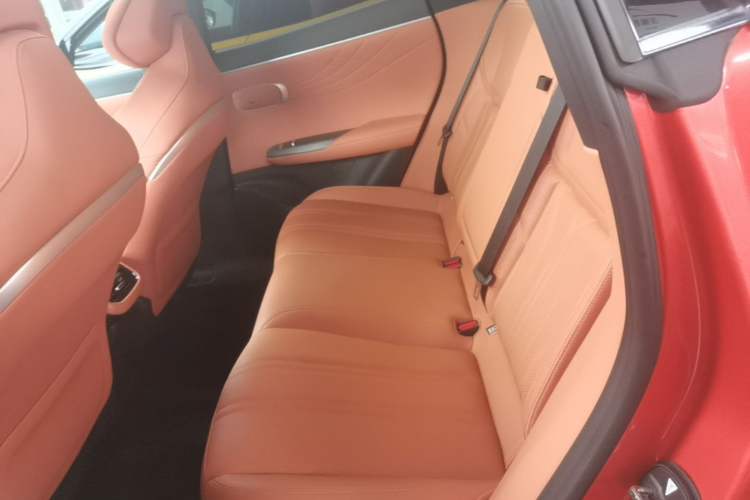 Used Deepal S07 2024 215Max Qiankun Intelligent Driving ADS SE Range-Extended Version Left Rear Seat