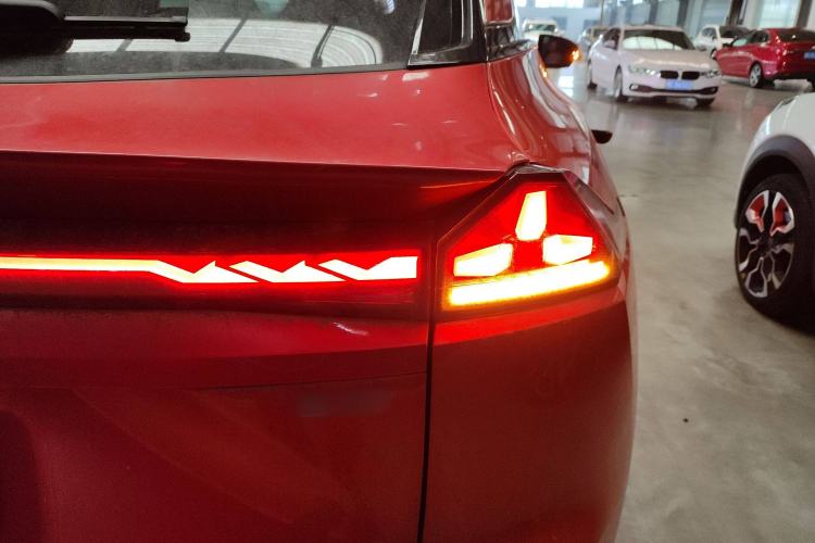 Used Deepal S07 2024 215Max Qiankun Intelligent Driving ADS SE Range-Extended Version Right Rear Taillight