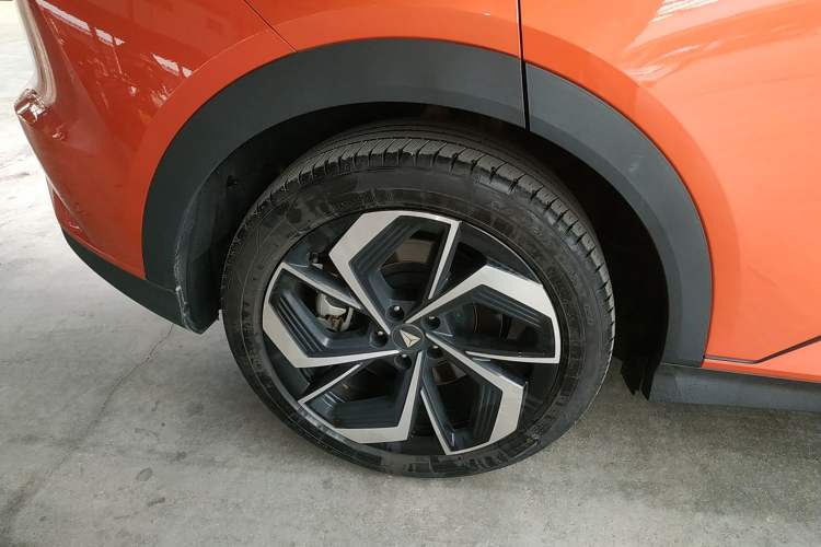 Used Deepal S07 2024 215Max Qiankun Intelligent Driving ADS SE Range-Extended Version Right Rear Wheel Hub