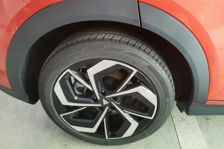 Used Deepal S07 2024 215Max Qiankun Intelligent Driving ADS SE Range-Extended Version Right Rear Wheel Hub
