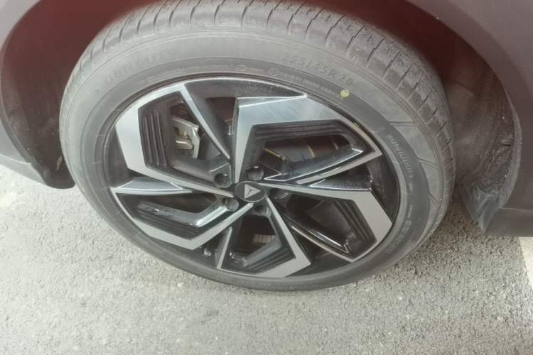 Used Deepal S07 2024 215Max Qiankun Intelligent Driving ADS SE Range-Extended Version Right Rear Wheel Hub