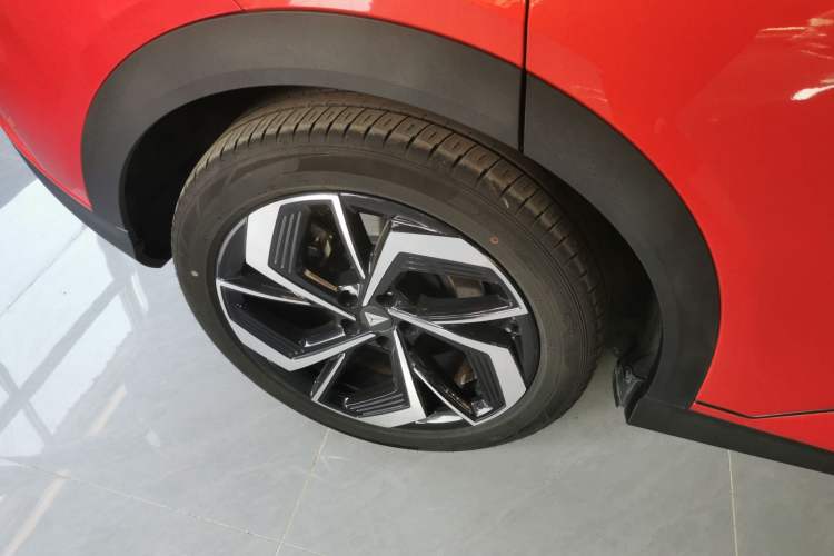 Used Deepal S07 2024 215Max Qiankun Intelligent Driving ADS SE Range-Extended Version Right Rear Wheel Hub