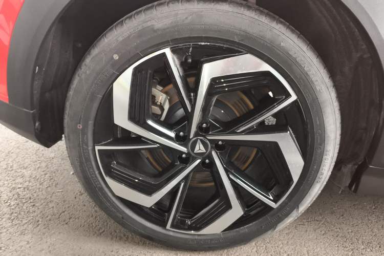Used Deepal S07 2024 215Max Qiankun Intelligent Driving ADS SE Range-Extended Version Right Rear Wheel Hub