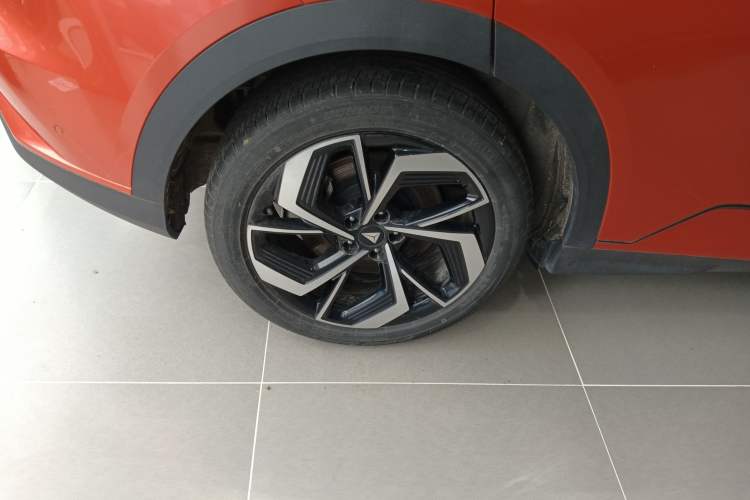 Used Deepal S07 2024 215Max Qiankun Intelligent Driving ADS SE Range-Extended Version Right Rear Wheel Hub
