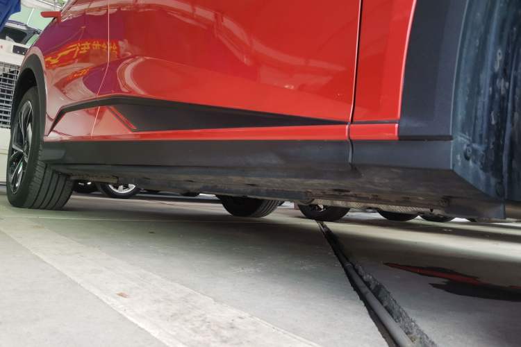 Used Deepal S07 2024 215Max Qiankun Intelligent Driving ADS SE Range-Extended Version Right Side Sill