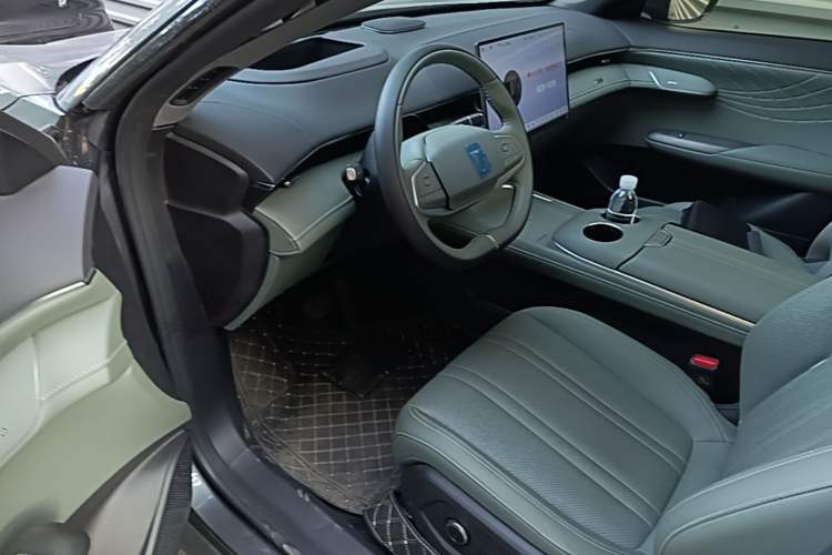 Used Deepal S07 2024 215Max Range-Extended Version Driver Seat