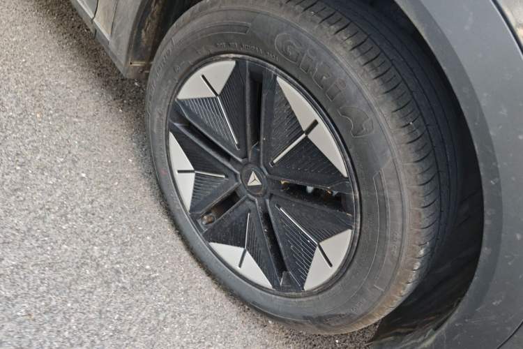 Used Deepal S07 2024 215Max Range-Extended Version Right Front Wheel Hub