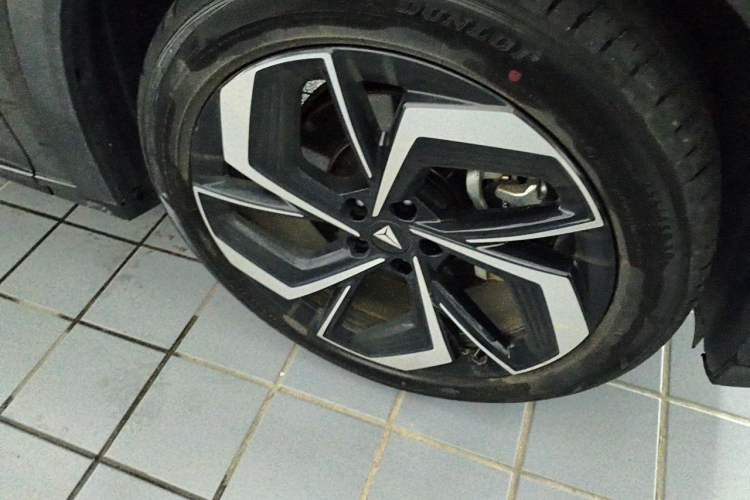 Used Deepal S07 2024 215Max Range-Extended Version Right Front Wheel Hub