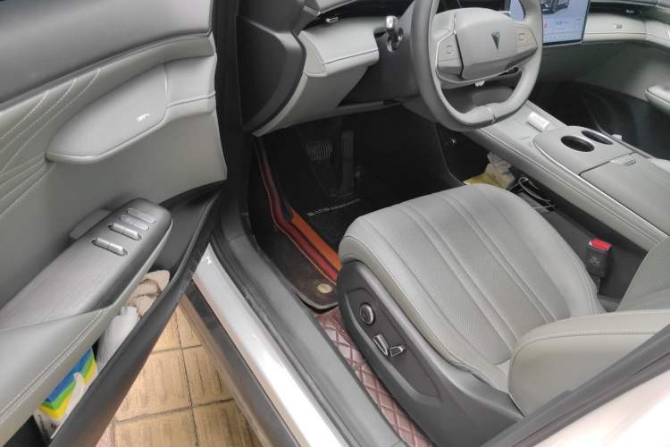 Used Deepal S07 2024 215Max Range-Extended Version Driver Seat