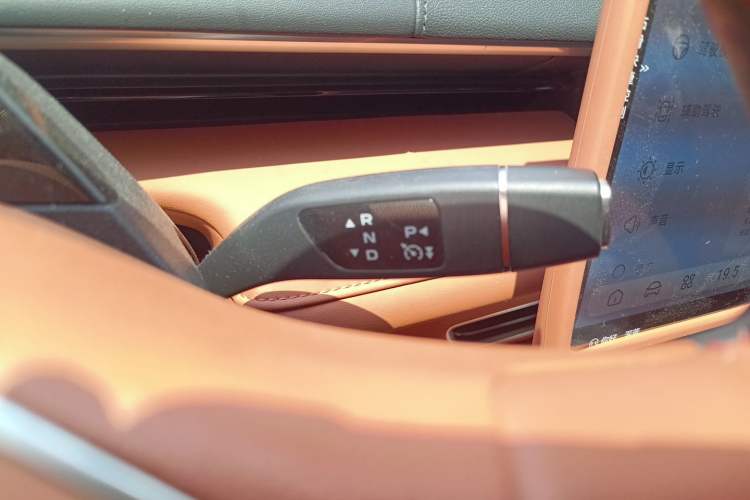 Used Deepal S07 2024 121Max Glory Edition Gear Lever