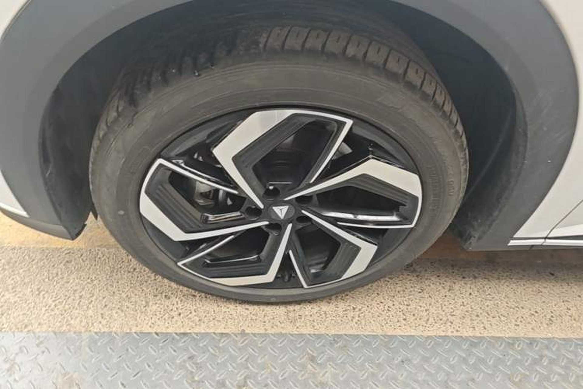 Used Deepal S07 2024 285Max Qiankun Intelligent Driving ADS SE Range-Extended Version Left Front Wheel Hub