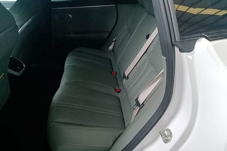 Used Deepal S07 2024 215Max Range-Extended Version Left Rear Seat
