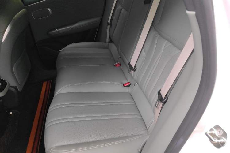 Used Deepal S07 2024 215Max Range-Extended Version Left Rear Seat