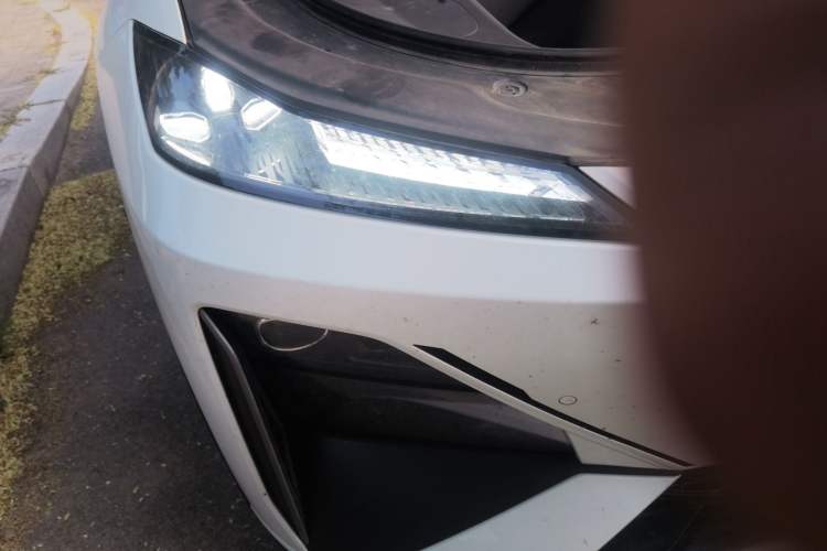 Used Deepal S07 2024 520Max Pure Electric Version Right Front Headlight