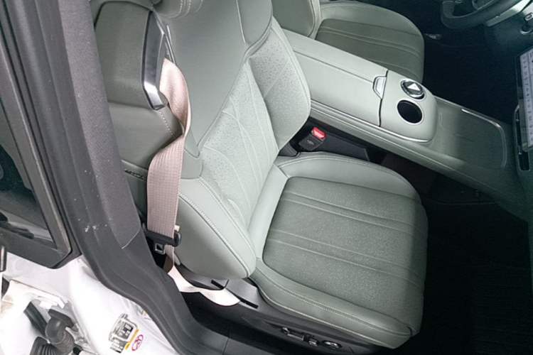 Used Deepal S07 2024 215Max Range-Extended Version Right Front Seat