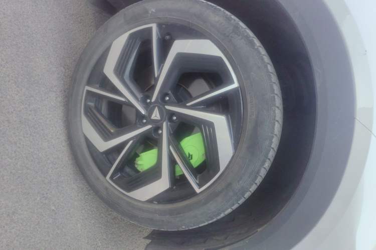 Used Deepal S07 2024 215Max Qiankun Intelligent Driving ADS SE Range-Extended Version Right Front Wheel Hub