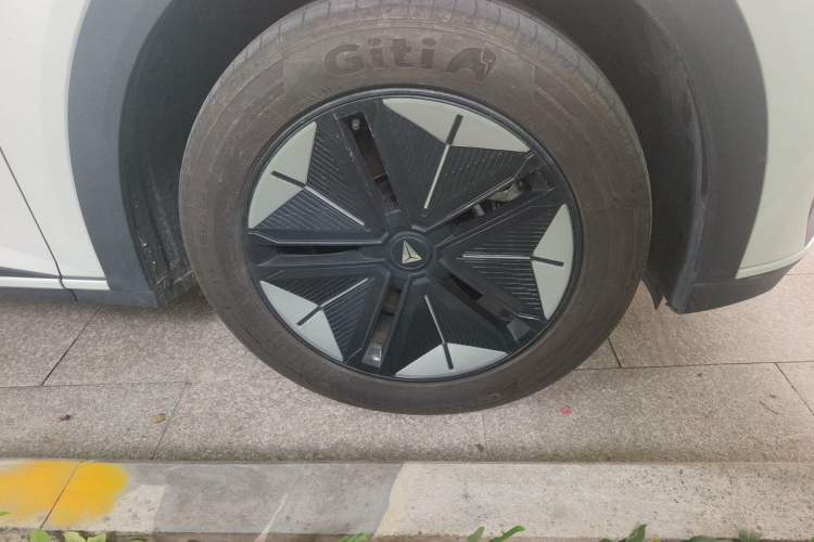 Used Deepal S07 2024 215Max Range-Extended Version Right Front Wheel Hub