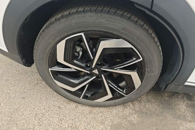 Used Deepal S07 2024 285Max Qiankun Intelligent Driving ADS SE Range-Extended Version Right Rear Wheel Hub