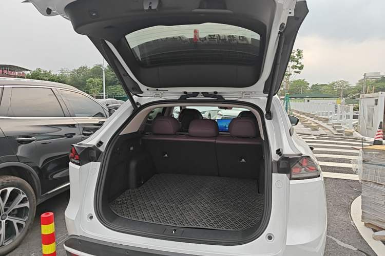 Used Deepal S07 2024 215Max Range-Extended Version Trunk