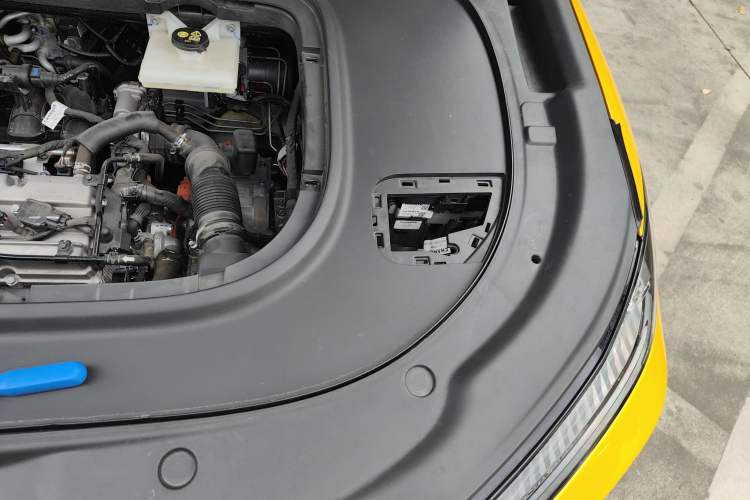 Used Deepal S07 2024 285Max Range-Extended Version Engine Bay Left