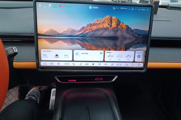 Used Deepal S07 2025 215Max Huawei Qiankun Intelligent Driving ADS SE Range-Extended Version Audio And AC Panel