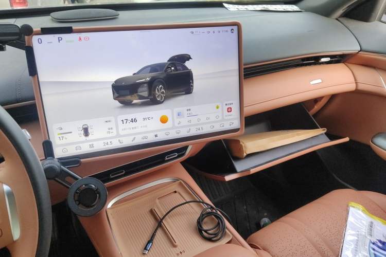 Used Deepal S07 2025 520Max Huawei Qiankun Intelligent Driving ADS SE Pure-Electric Version Audio And AC Panel