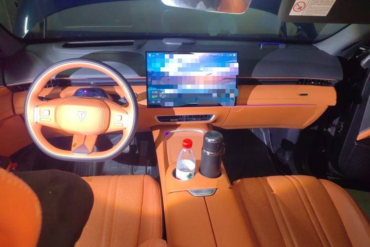 Used Deepal S07 2025 215Max Huawei Qiankun Intelligent Driving ADS SE Range-Extended Version Center Console