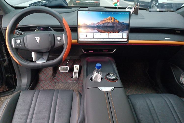 Used Deepal S07 2025 215Max Huawei Qiankun Intelligent Driving ADS SE Range-Extended Version Center Console