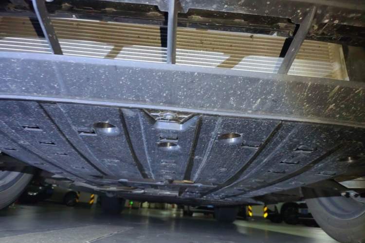 Used Deepal S07 2025 215Max Huawei Qiankun Intelligent Driving ADS SE Range-Extended Version Chassis Front